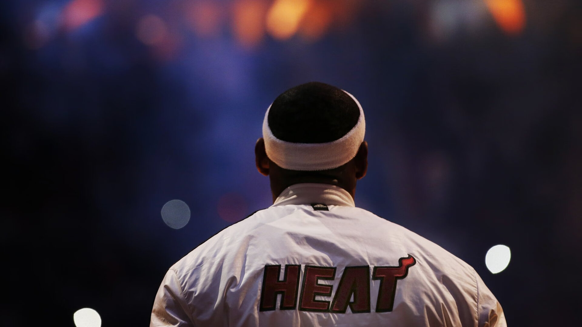 APP下载-跨维打击！灰熊备战CBA，大巴黎冲击NBA，勇士踢足总杯